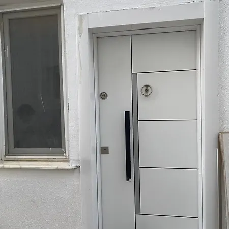 Denize 800 M Uzaklikta Villamiz * Aksu (Antalya)